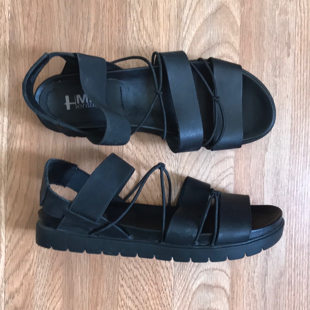 Mia sandal platforms size 8.5